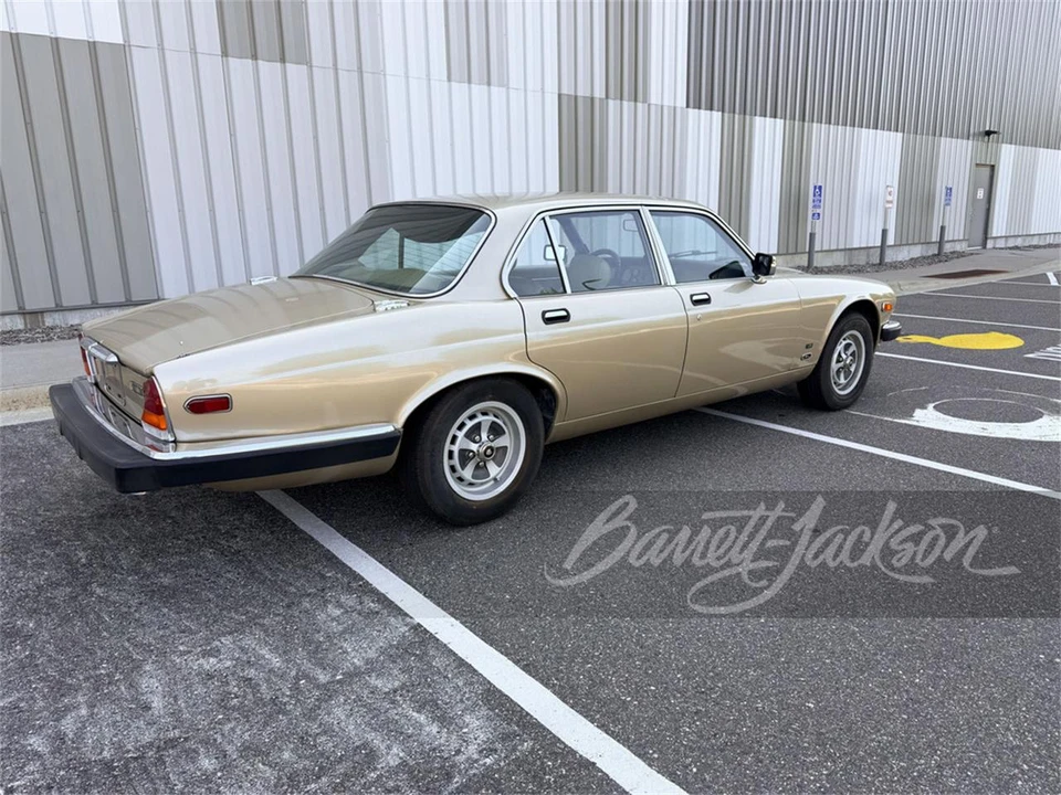 1985 Jaguar XJ Series 3 - Image 3 of 5