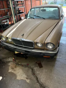 1985 Jaguar XJ Vanden Plas