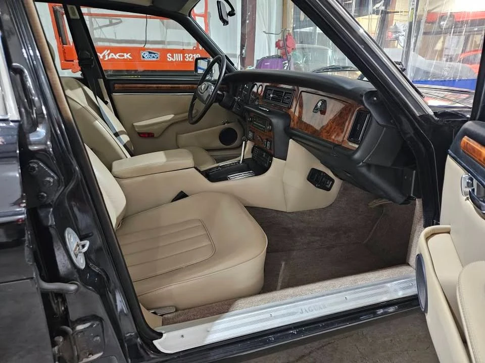 1985 Jaguar XJ Series 3 - Image 2 of 12