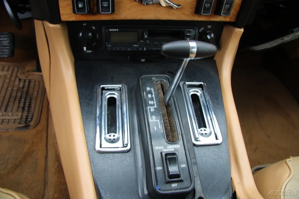 1985 Jaguar XJ Series 3 - Image 18 of 21