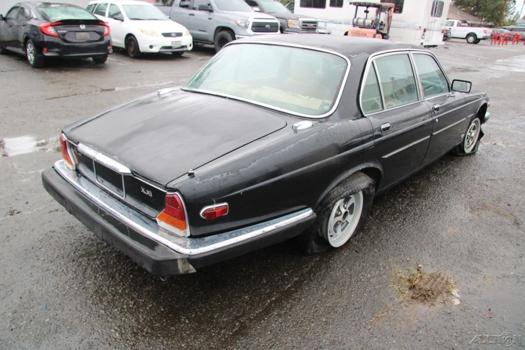 1985 Jaguar XJ Series 3 - Image 6 of 21