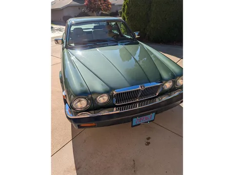 1985 Jaguar XJ6 Vanden Plas