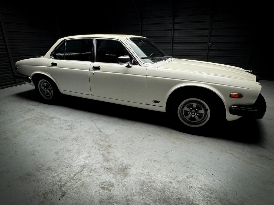 1985 Jaguar XJ Series 3 - Image 2 of 31