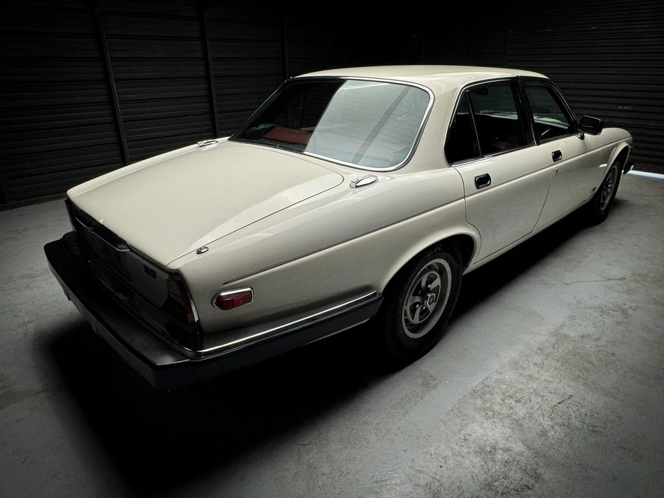 1985 Jaguar XJ Series 3 - Image 17 of 31
