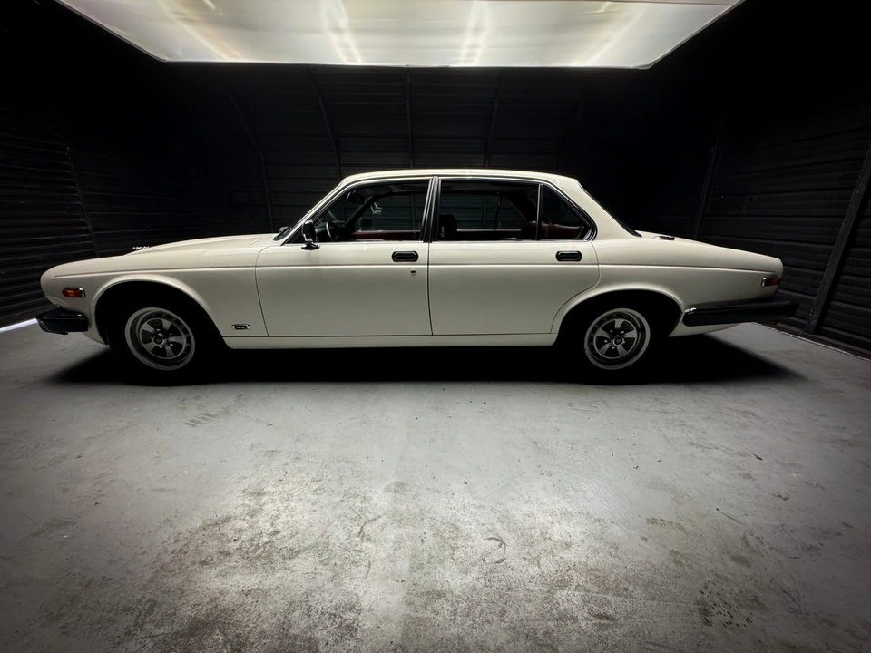 1985 Jaguar XJ Series 3 - Image 13 of 31