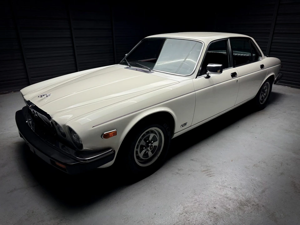 1985 Jaguar XJ Series 3 - Image 12 of 31