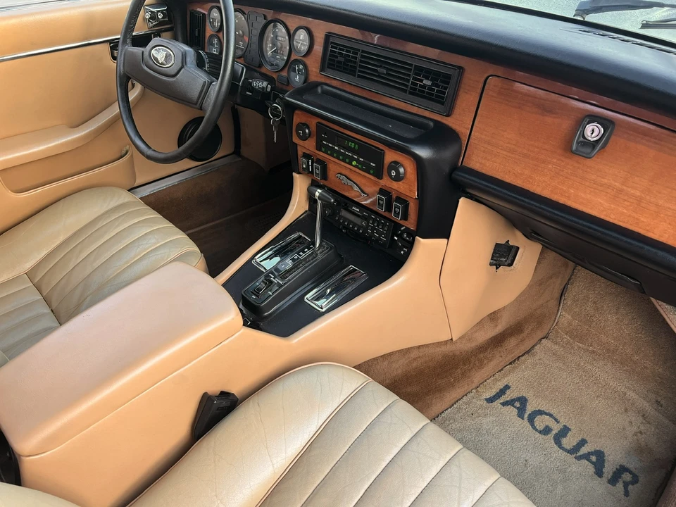 1985 Jaguar XJ Series 3 - Image 24 of 31