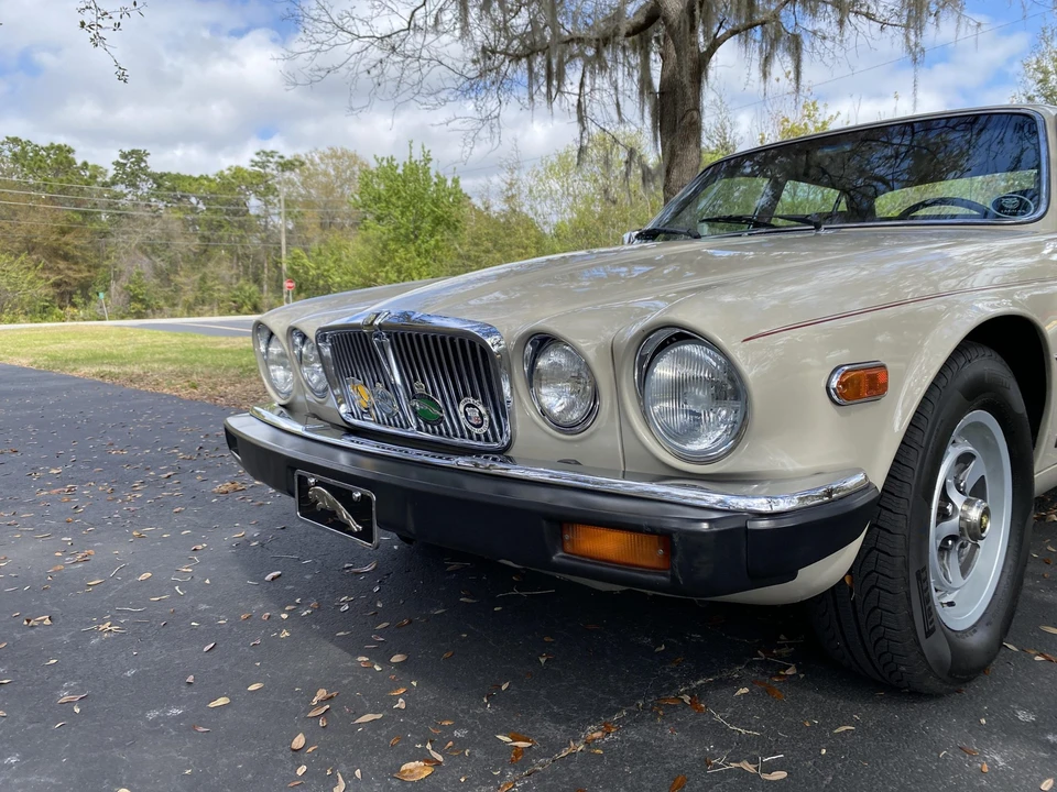 1985 Jaguar XJ Series 3 - Image 25 of 31