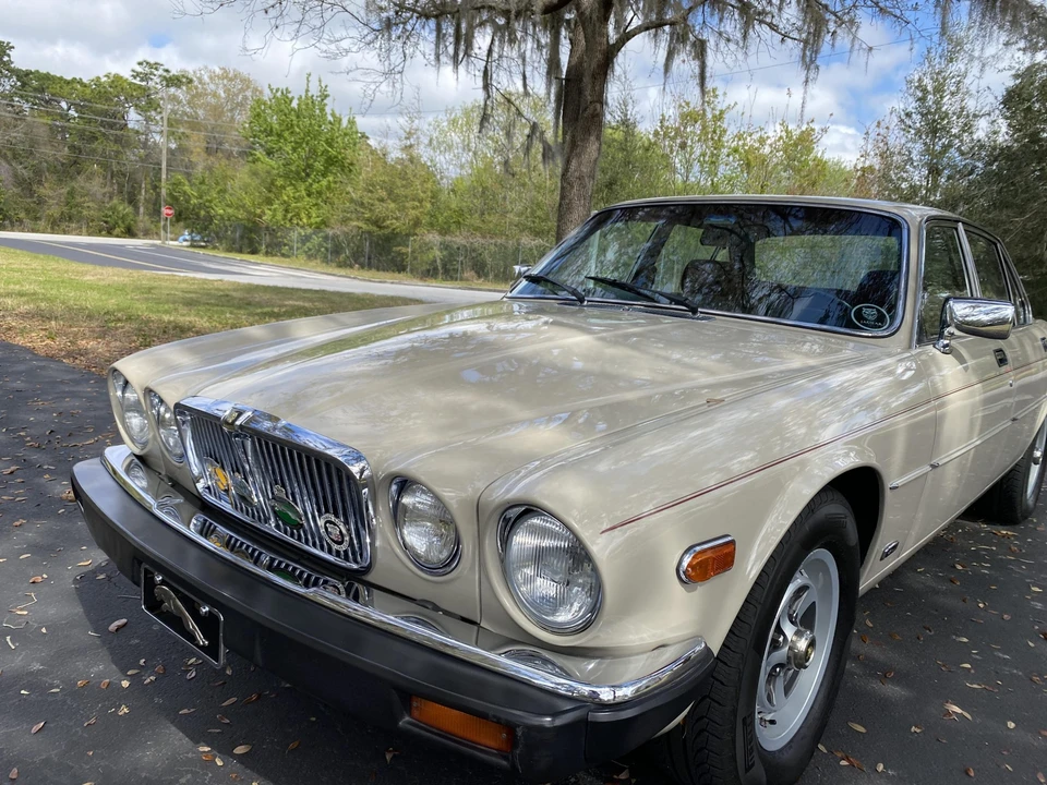 1985 Jaguar XJ Series 3 - Image 26 of 31