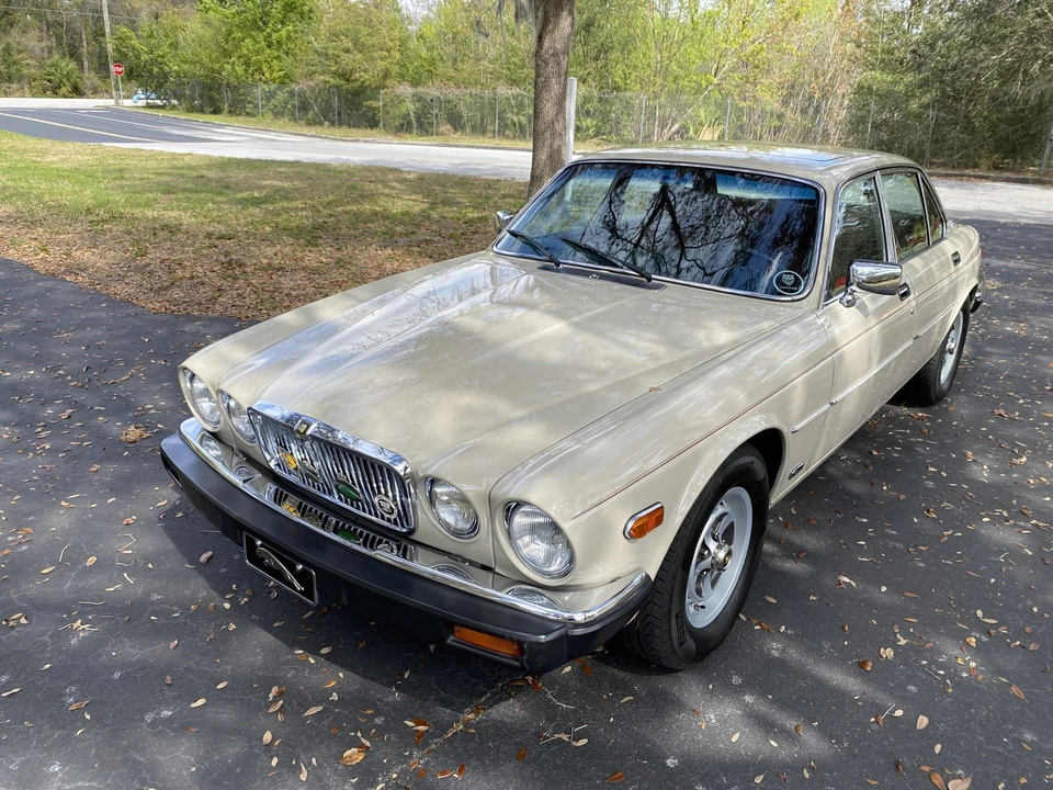 1985 Jaguar XJ Series 3 - Image 2 of 31