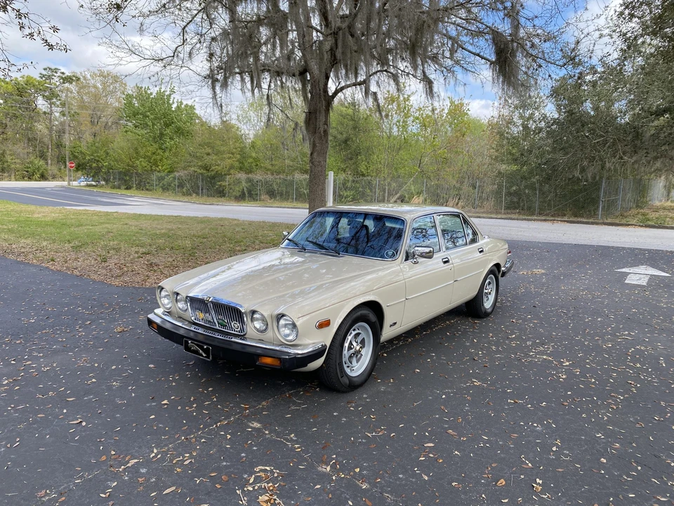 1985 Jaguar XJ Series 3 - Image 5 of 31