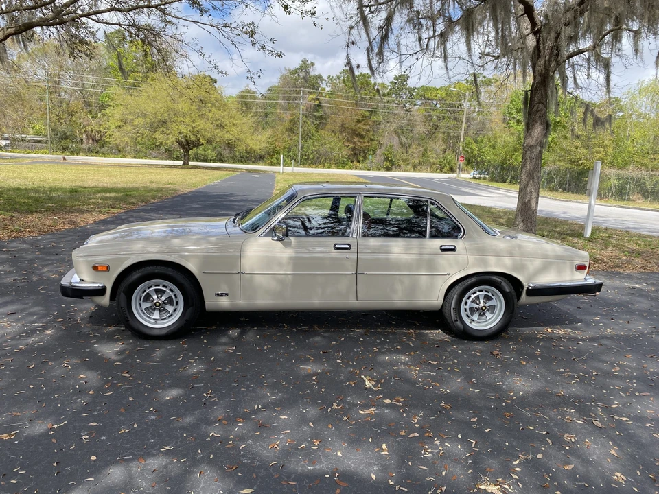 1985 Jaguar XJ Series 3 - Image 6 of 31