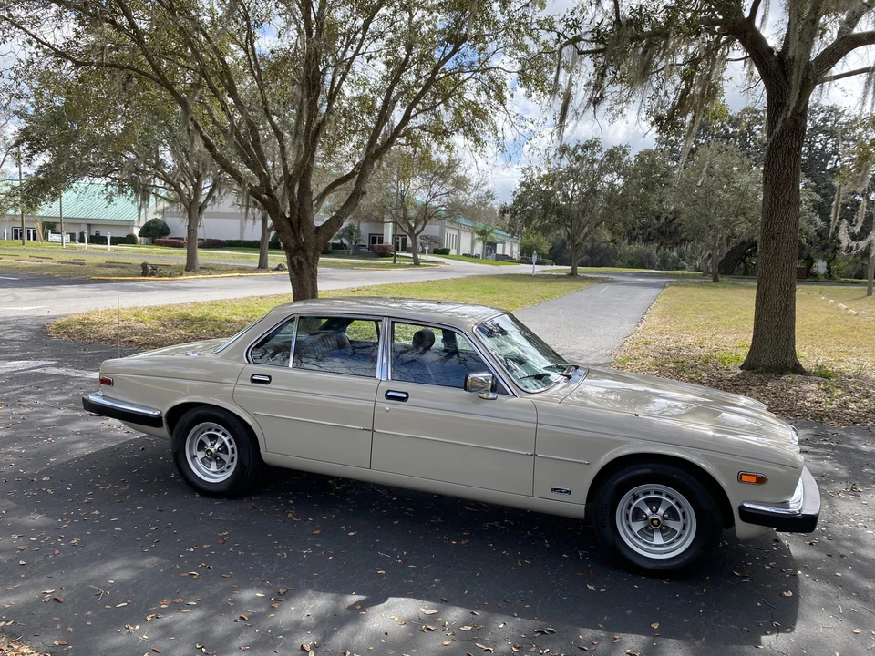 1985 Jaguar XJ Series 3 - Image 14 of 31