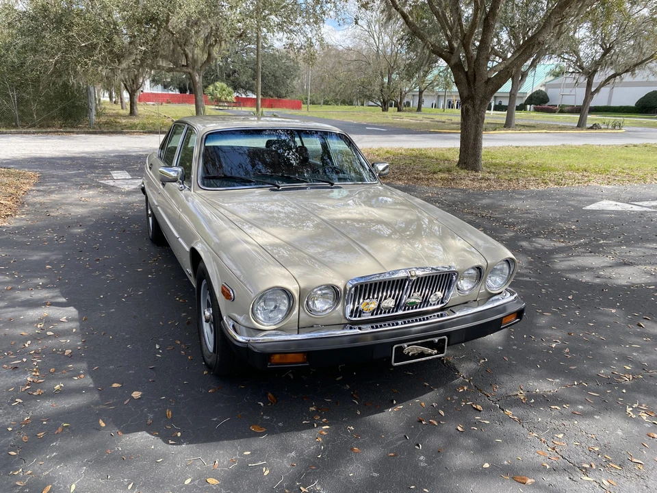 1985 Jaguar XJ Series 3 - Image 18 of 31