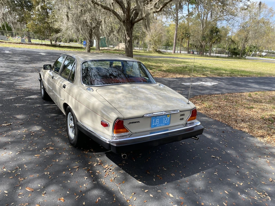 1985 Jaguar XJ Series 3 - Image 10 of 31