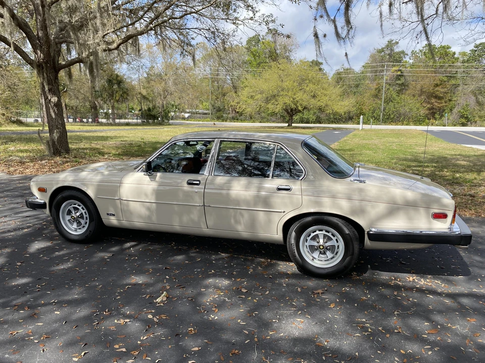 1985 Jaguar XJ Series 3 - Image 7 of 31
