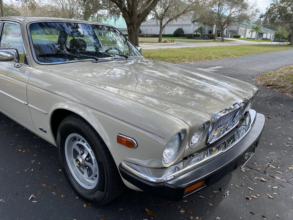 1985 Jaguar XJ Series 3 - Image 16 of 31