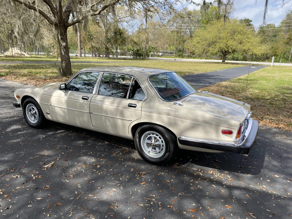 1985 Jaguar XJ Series 3 - Image 8 of 31