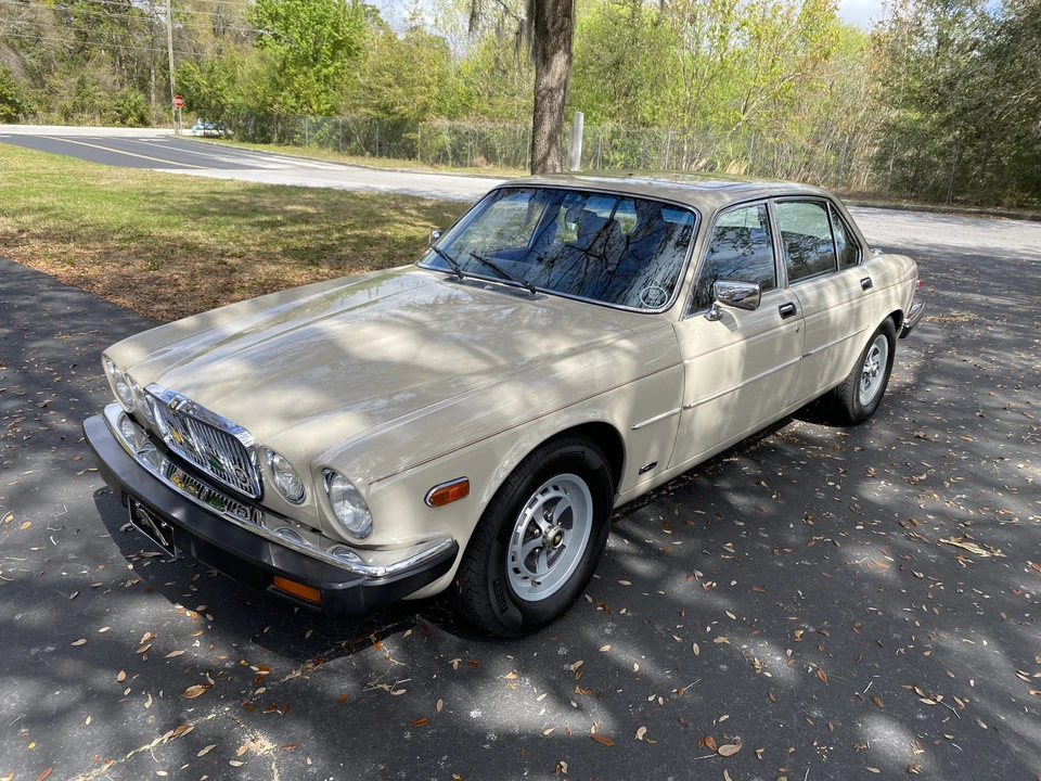 1985 Jaguar XJ Series 3 - Image 4 of 31