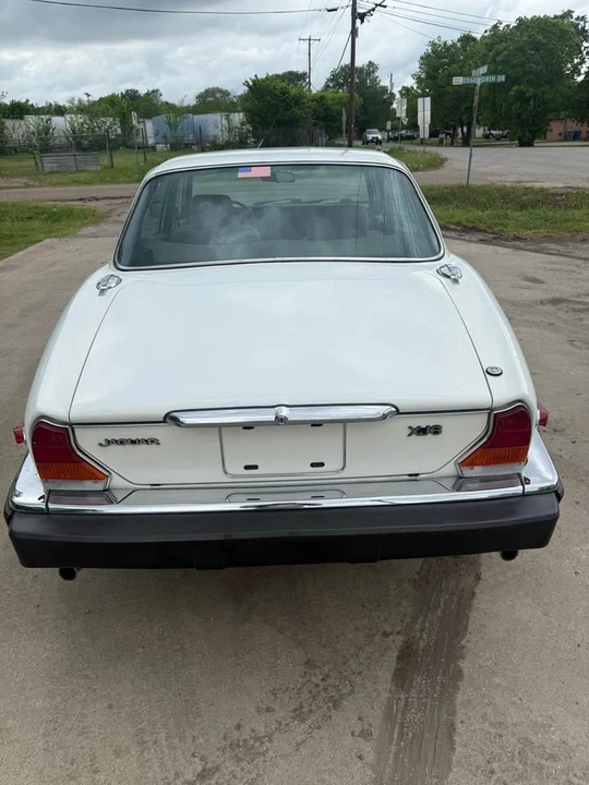 1985 Jaguar XJ Series 3 - Image 5 of 10