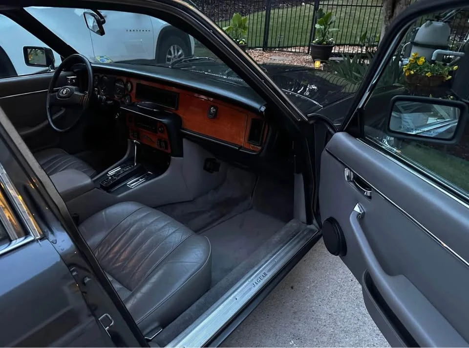 1985 Jaguar XJ Series 3 - Image 3 of 3