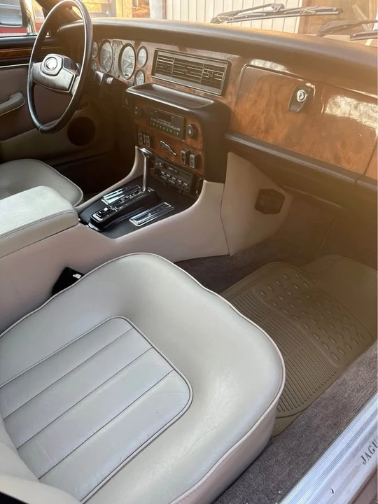 1985 Jaguar XJ Series 3 - Image 5 of 9