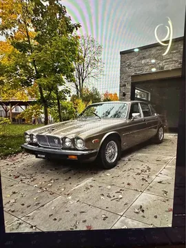 1985 Jaguar XJ Vanden Plas