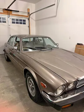 1985 Jaguar XJ Vanden Plas Sedan