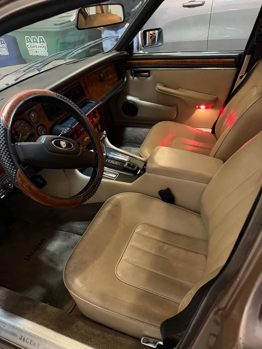 1985 Jaguar XJ Series 3 - Image 6 of 18