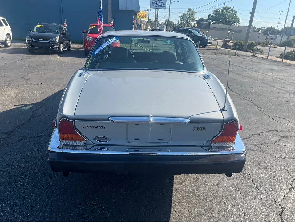 1985 Jaguar XJ Series 3 - Image 6 of 20