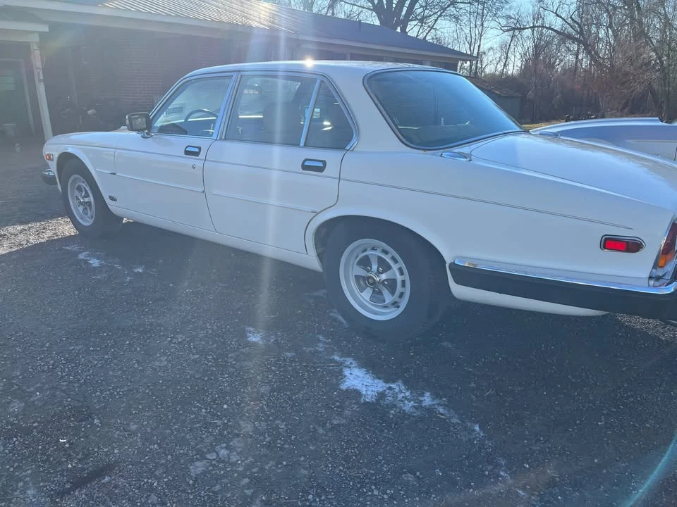 1985 Jaguar XJ Series 3 - Image 3 of 15