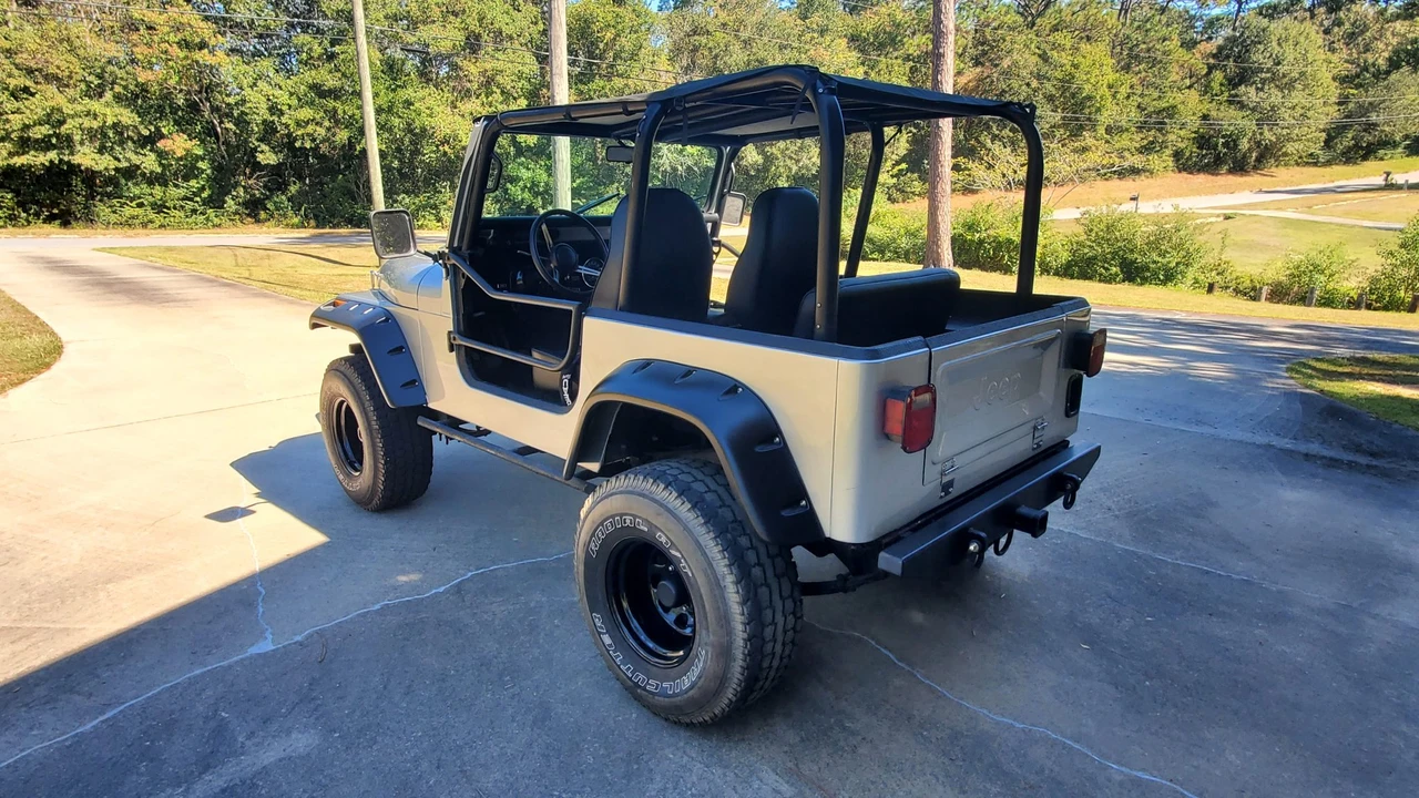 1985 Jeep CJ7 - Image 7 of 31