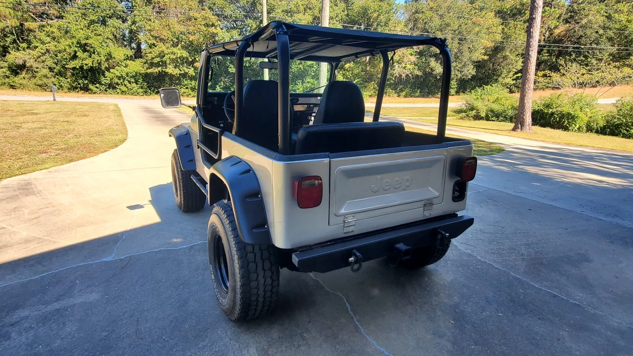 1985 Jeep CJ7 - Image 8 of 31