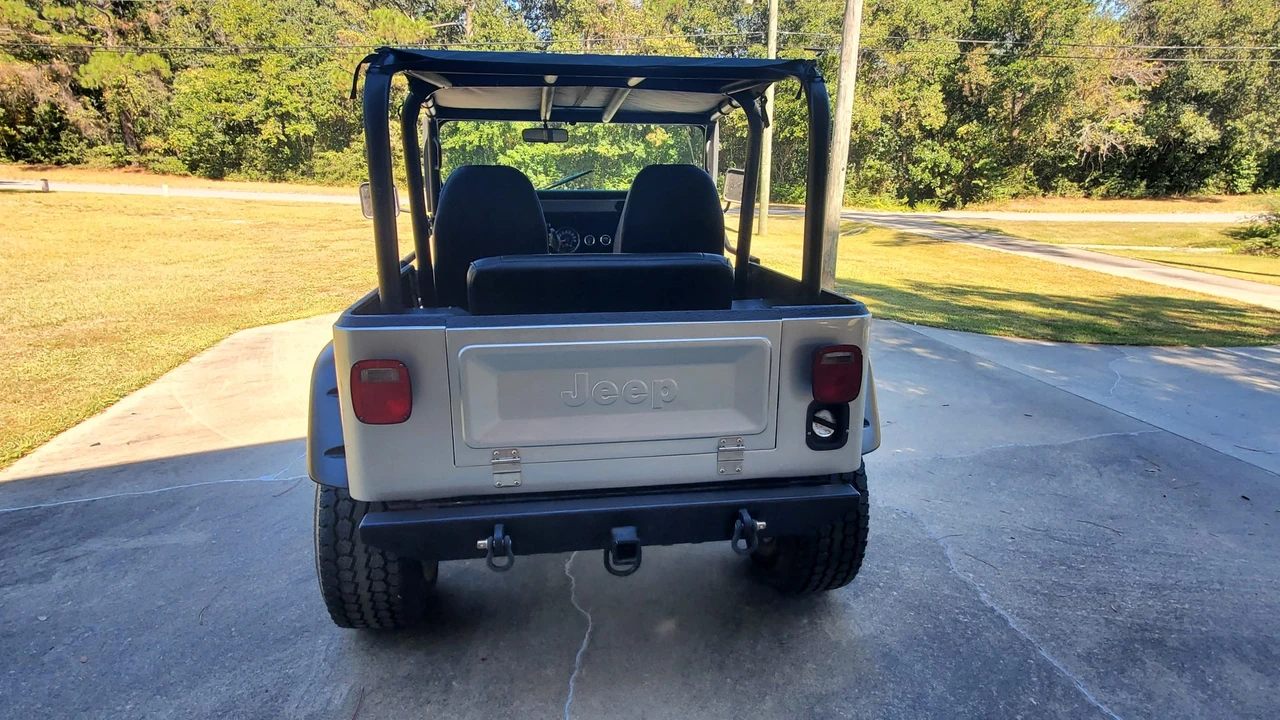 1985 Jeep CJ7 - Image 9 of 31