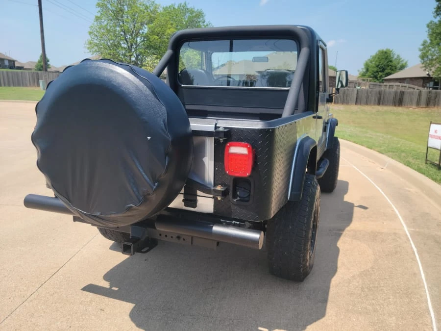 1985 Jeep CJ8 Scrambler - Image 3 of 31