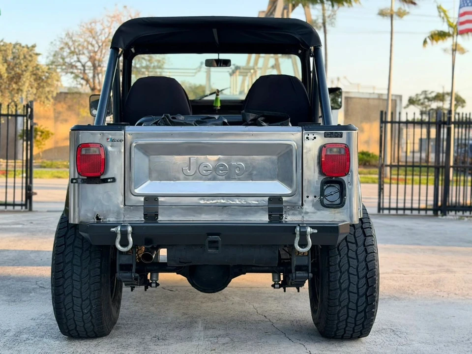 1985 Jeep CJ7 - Image 4 of 31