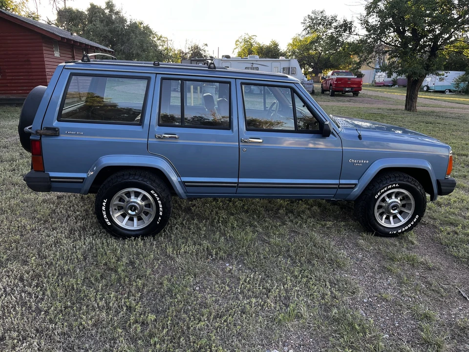 1985 Jeep XJ Cherokee - Image 16 of 31
