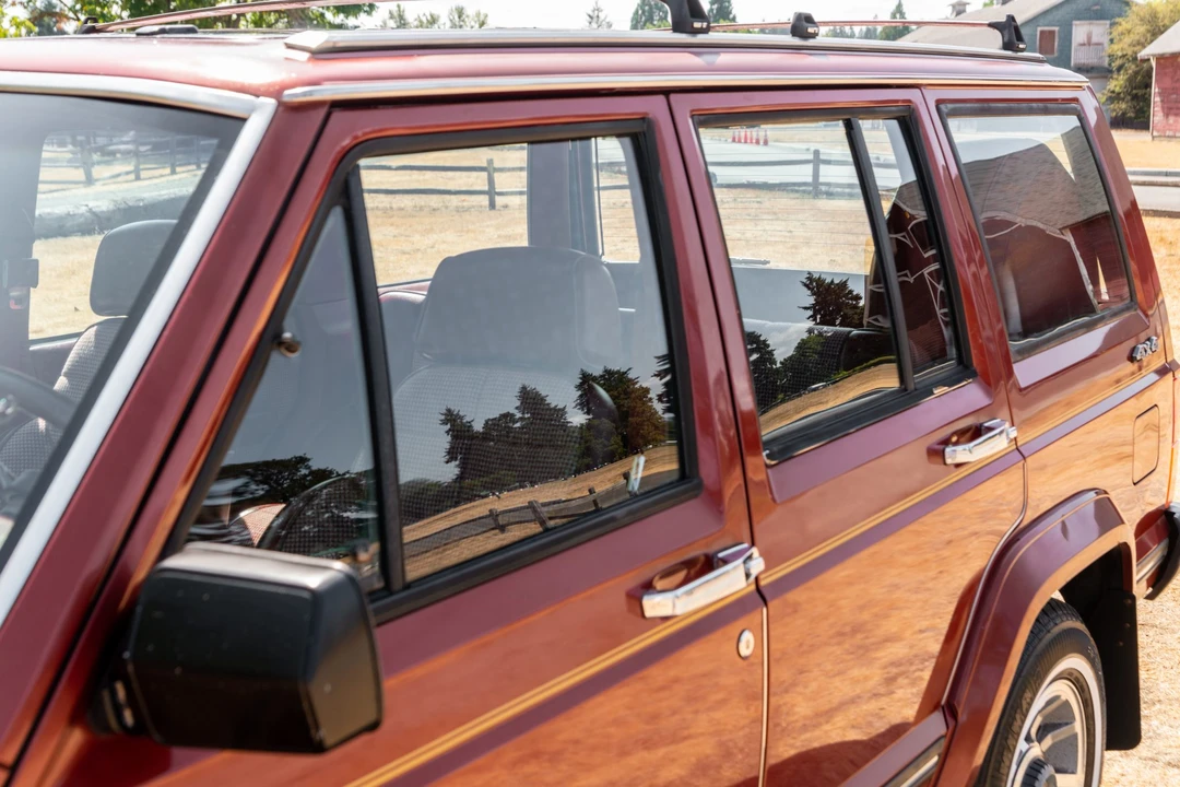1985 Jeep XJ Cherokee - Image 10 of 31