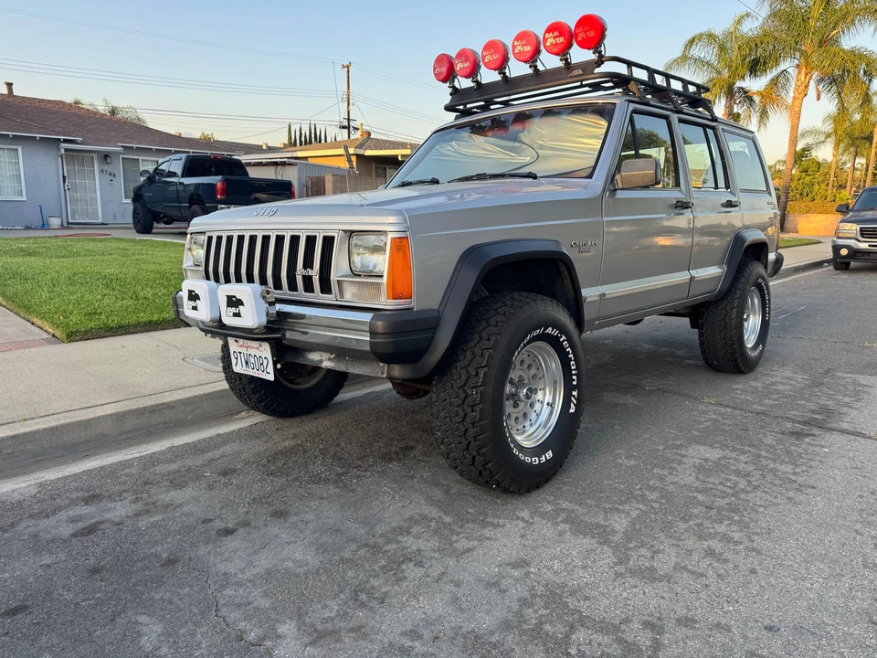 1985 Jeep XJ Cherokee - Image 9 of 31