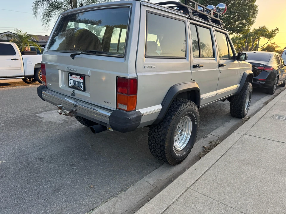 1985 Jeep XJ Cherokee - Image 11 of 31