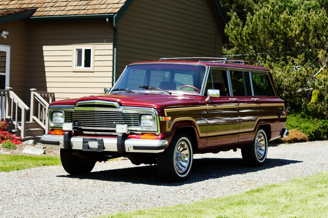 1985 Jeep SJ Grand Wagoneer - Image 3 of 31