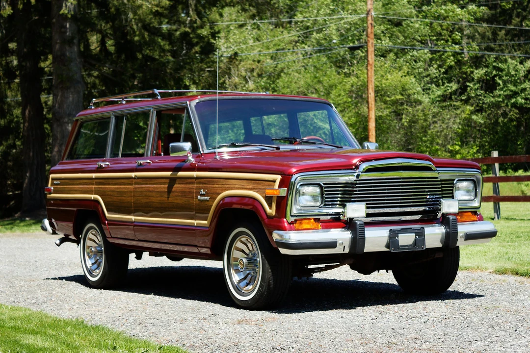1985 Jeep SJ Grand Wagoneer - Image 16 of 31