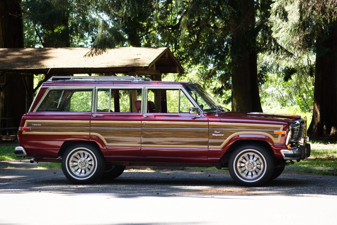 1985 Jeep SJ Grand Wagoneer - Image 28 of 31