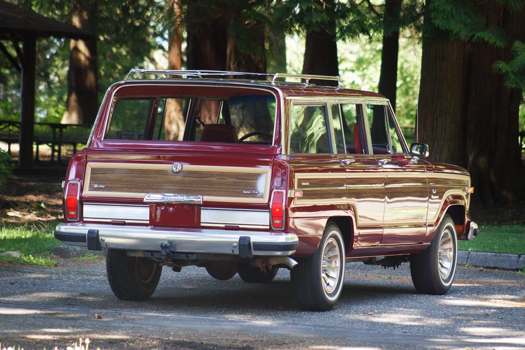 1985 Jeep SJ Grand Wagoneer - Image 23 of 31