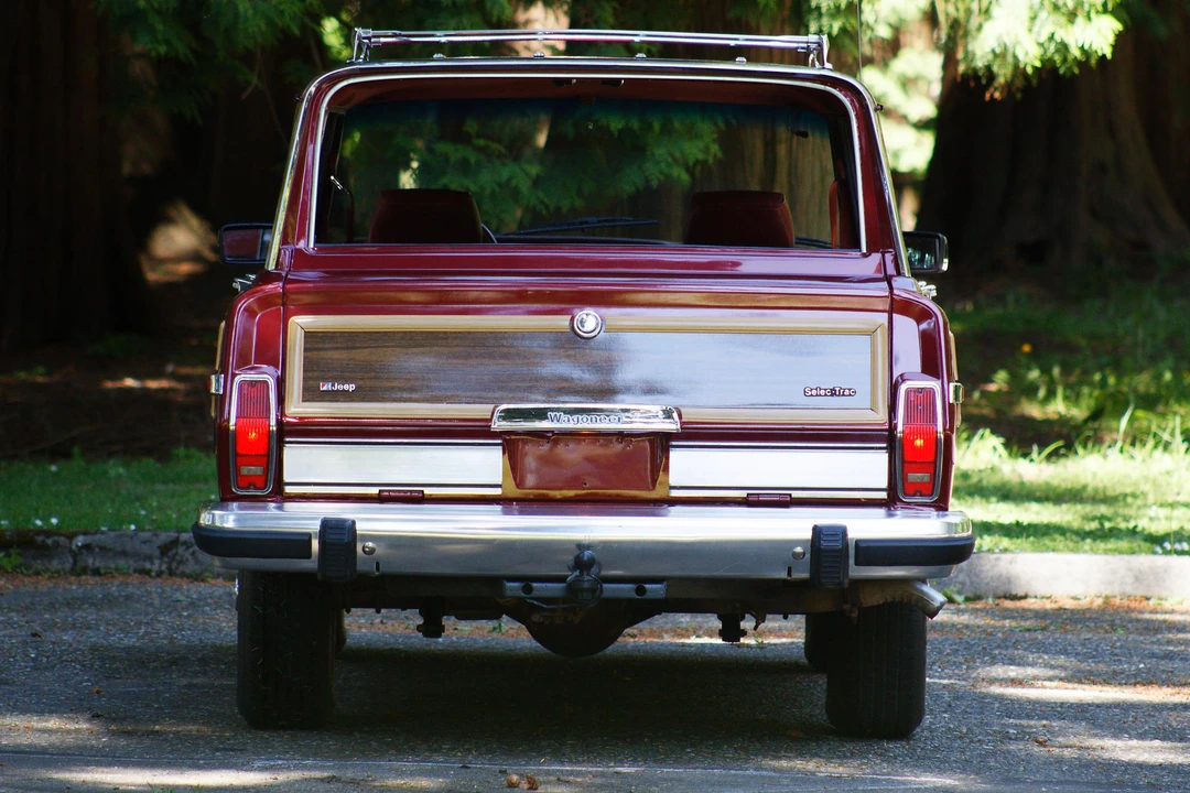 1985 Jeep SJ Grand Wagoneer - Image 22 of 31