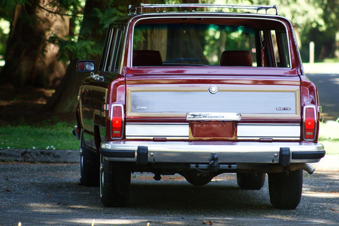 1985 Jeep SJ Grand Wagoneer - Image 21 of 31
