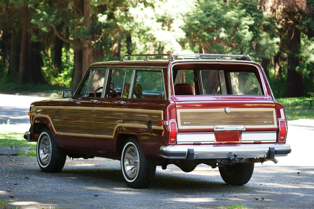 1985 Jeep SJ Grand Wagoneer - Image 20 of 31