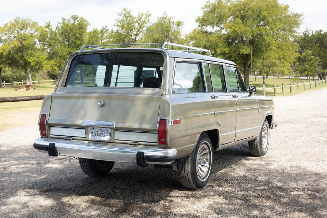 1985 Jeep SJ Grand Wagoneer - Image 12 of 31