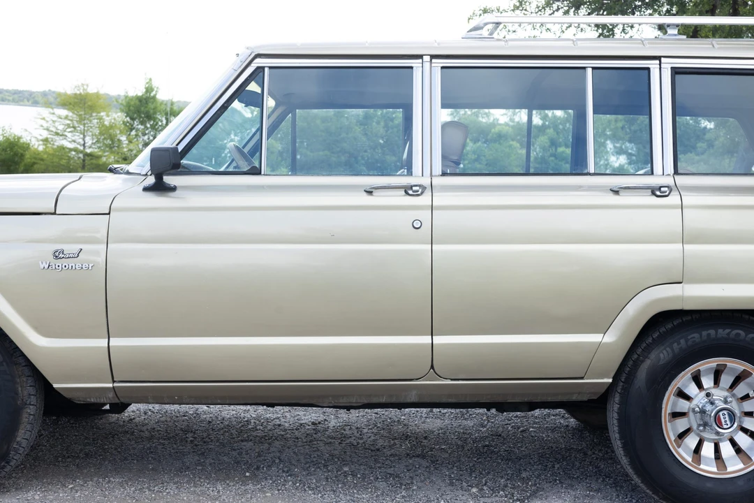 1985 Jeep SJ Grand Wagoneer - Image 23 of 31