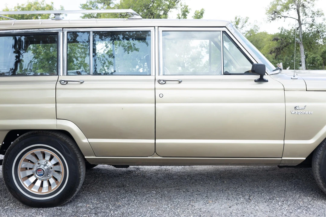 1985 Jeep SJ Grand Wagoneer - Image 18 of 31